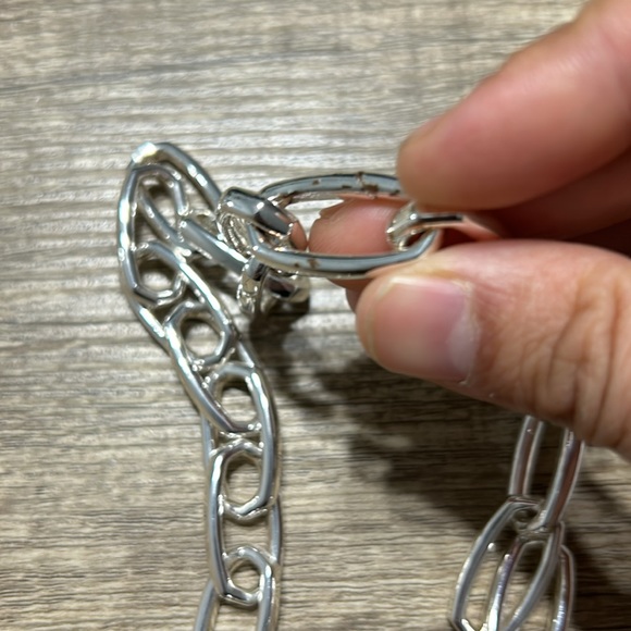 KENDRA SCOTT BRIGHT SILVER CHAIN NECKLACE - Picture 2 of 3